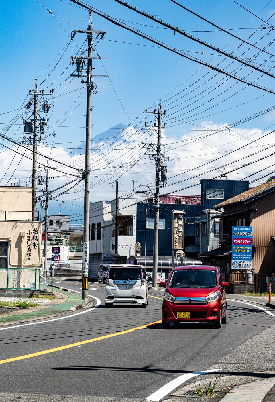 町並みの向こうの富士山