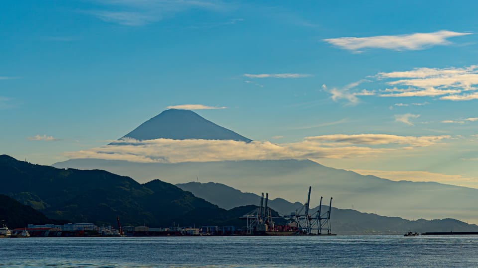 清水港と富士山